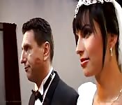 Braut wird nach der Hochzeit von allen gefickt